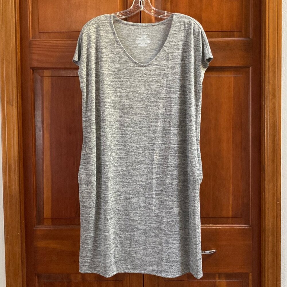 Time and Tru Gray Dress With Pockets - Loose and stretchy - Size Medium